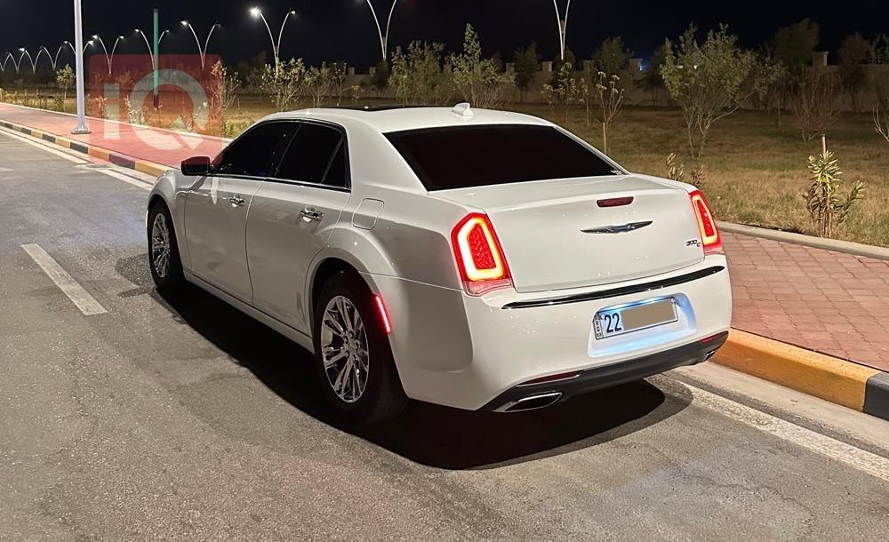 کرایسلەر 300
